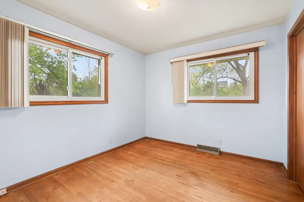 2120 Leffingwell Avenue NE Grand Rapids Charter Township MI 49525