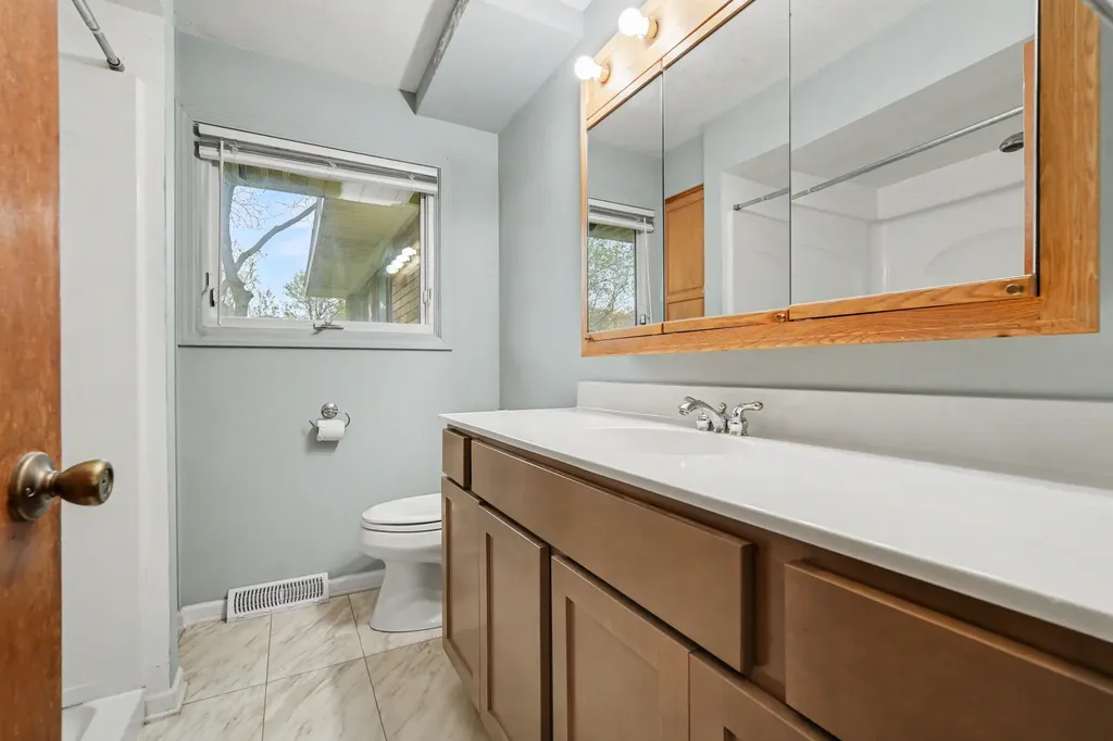 2120 Leffingwell Avenue NE Grand Rapids Charter Township MI 49525