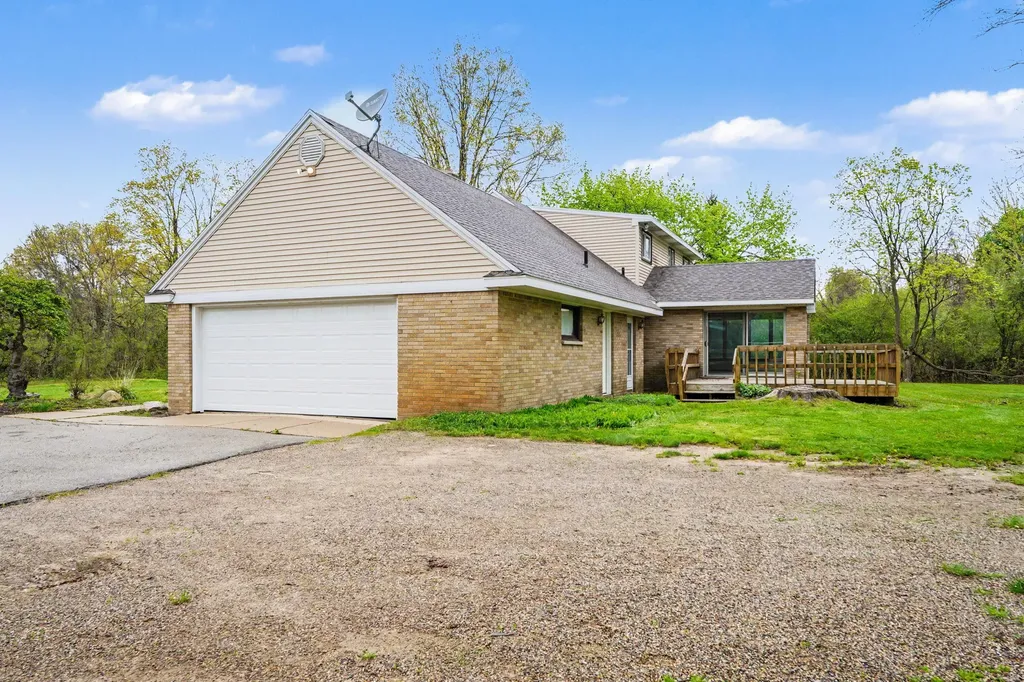 2120 Leffingwell Avenue NE Grand Rapids Charter Township MI 49525