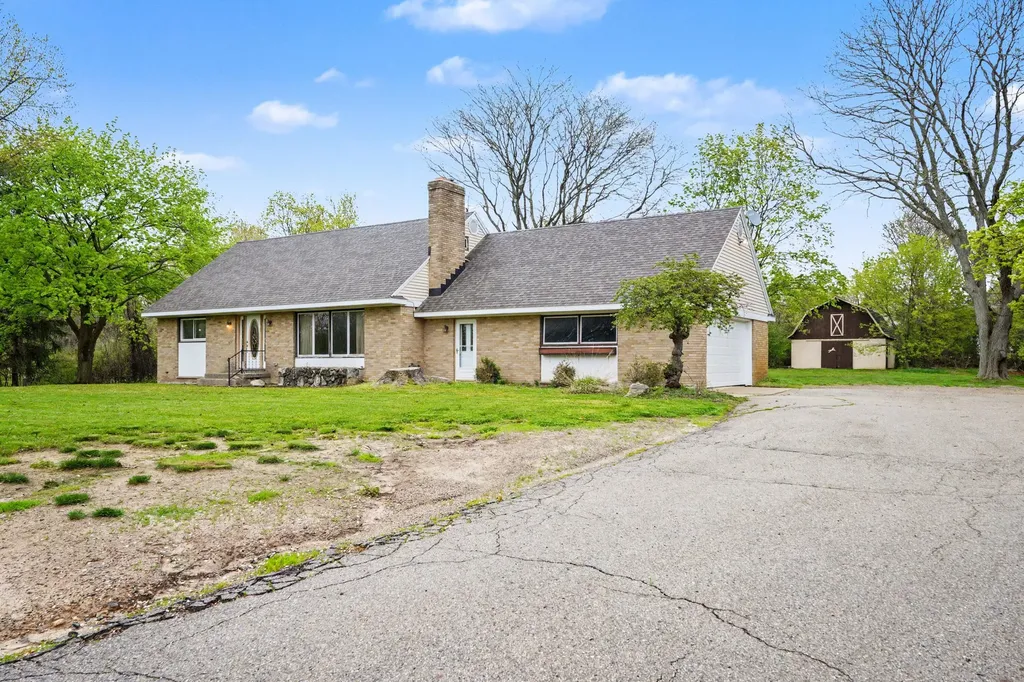 2120 Leffingwell Avenue NE Grand Rapids Charter Township MI 49525