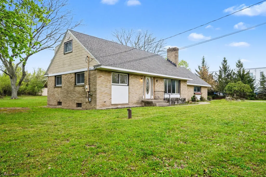 2120 Leffingwell Avenue NE Grand Rapids Charter Township MI 49525