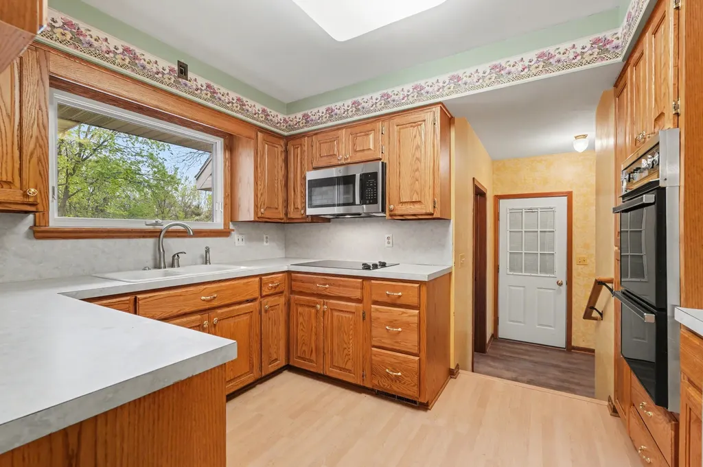 2120 Leffingwell Avenue NE Grand Rapids Charter Township MI 49525