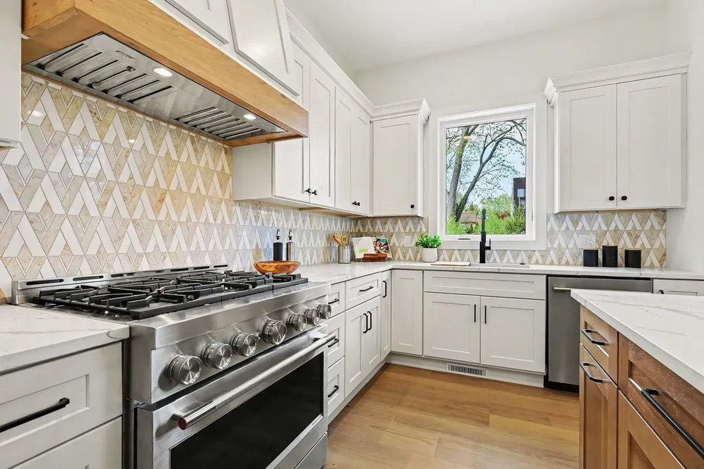 2329 Elinor Lane SE East Grand Rapids City MI 49506