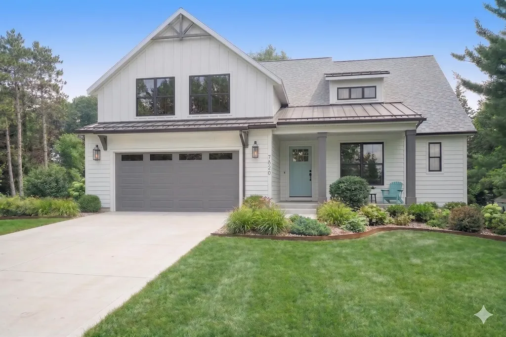 2330 Elinor Lane SE East Grand Rapids City MI 49506