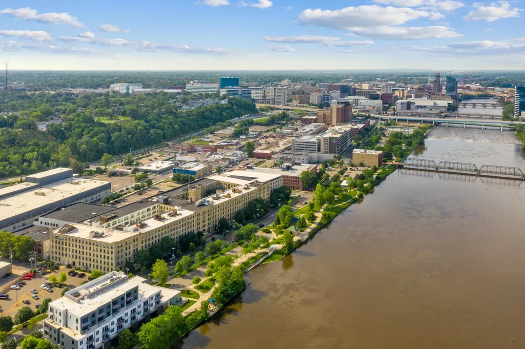 940 Monroe Avenue NW Grand Rapids City MI 49503
