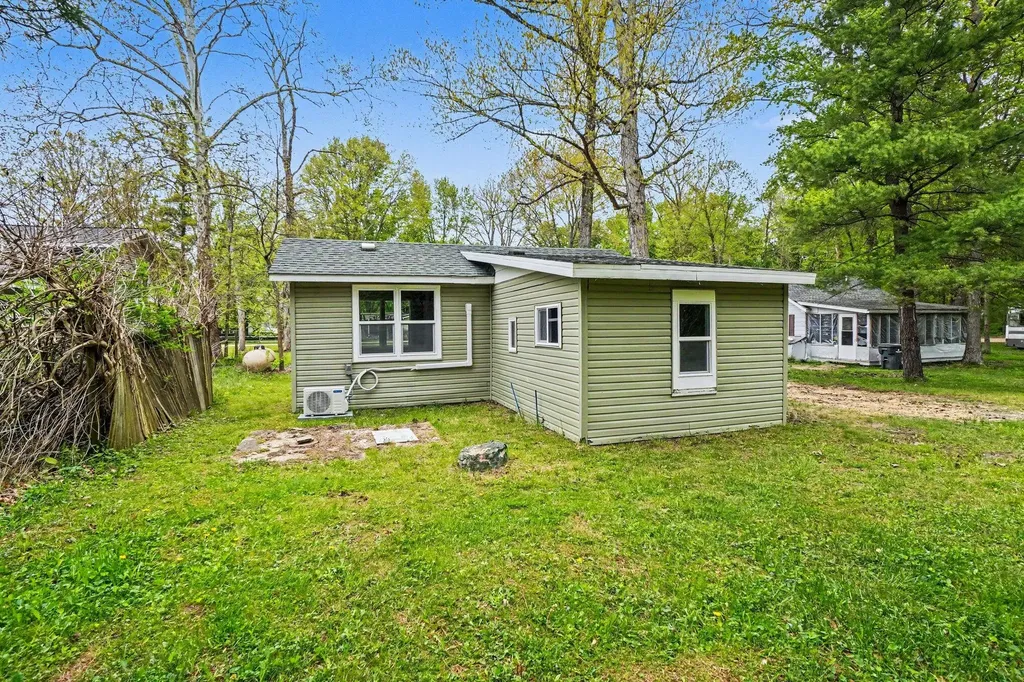 4206 S Shore Drive Cheshire Township MI 49010