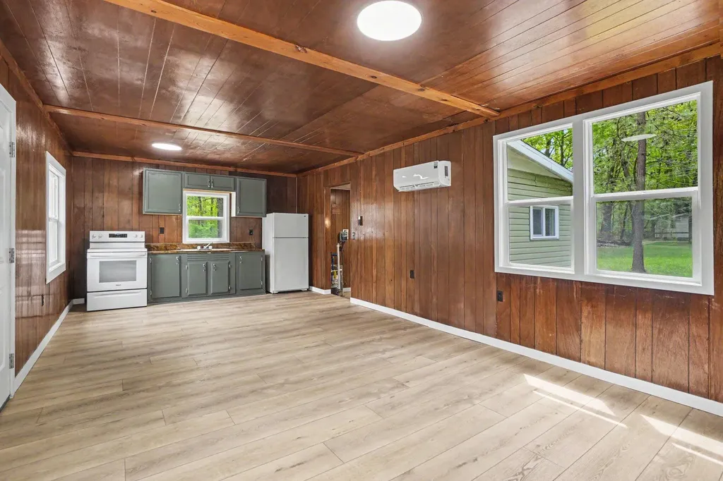 4206 S Shore Drive Cheshire Township MI 49010
