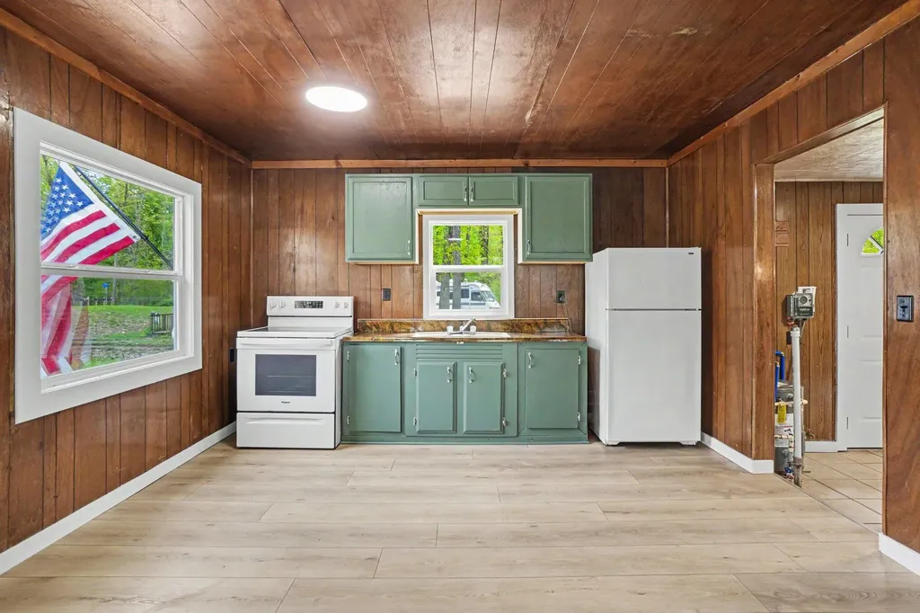 4206 S Shore Drive Cheshire Township MI 49010