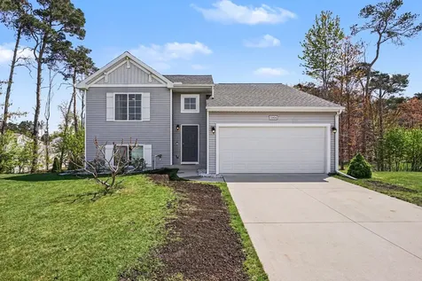 5904 Lucas Lane Fruitport Charter Township MI 49444