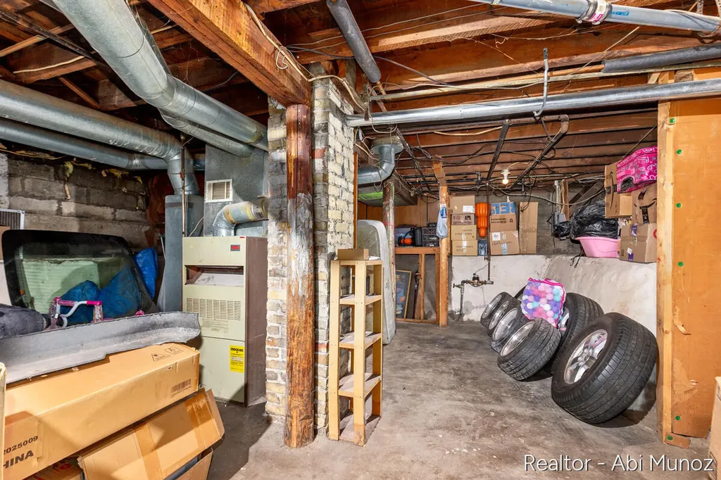2029 Arnold Avenue SW Wyoming City MI 49509