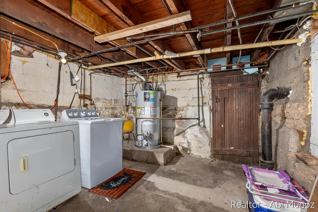 2029 Arnold Avenue SW Wyoming City MI 49509