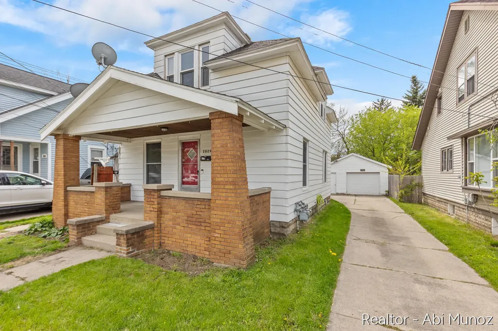 2029 Arnold Avenue SW Wyoming City MI 49509