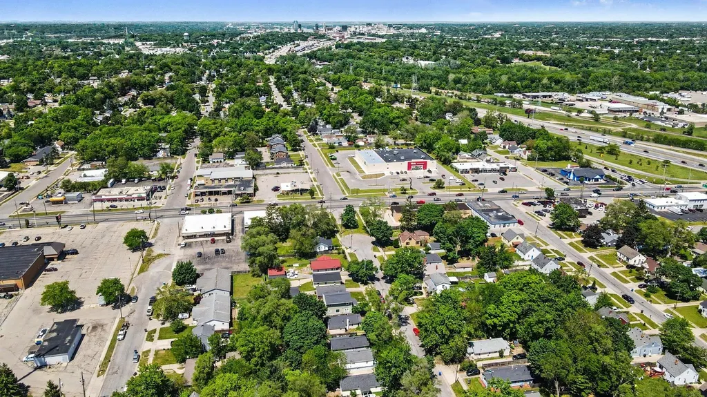 2841 Longstreet Avenue SW Wyoming City MI 49509