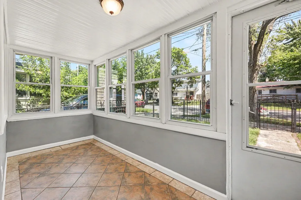 2841 Longstreet Avenue SW Wyoming City MI 49509
