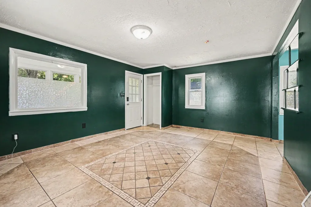 2841 Longstreet Avenue SW Wyoming City MI 49509