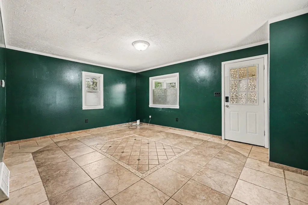 2841 Longstreet Avenue SW Wyoming City MI 49509