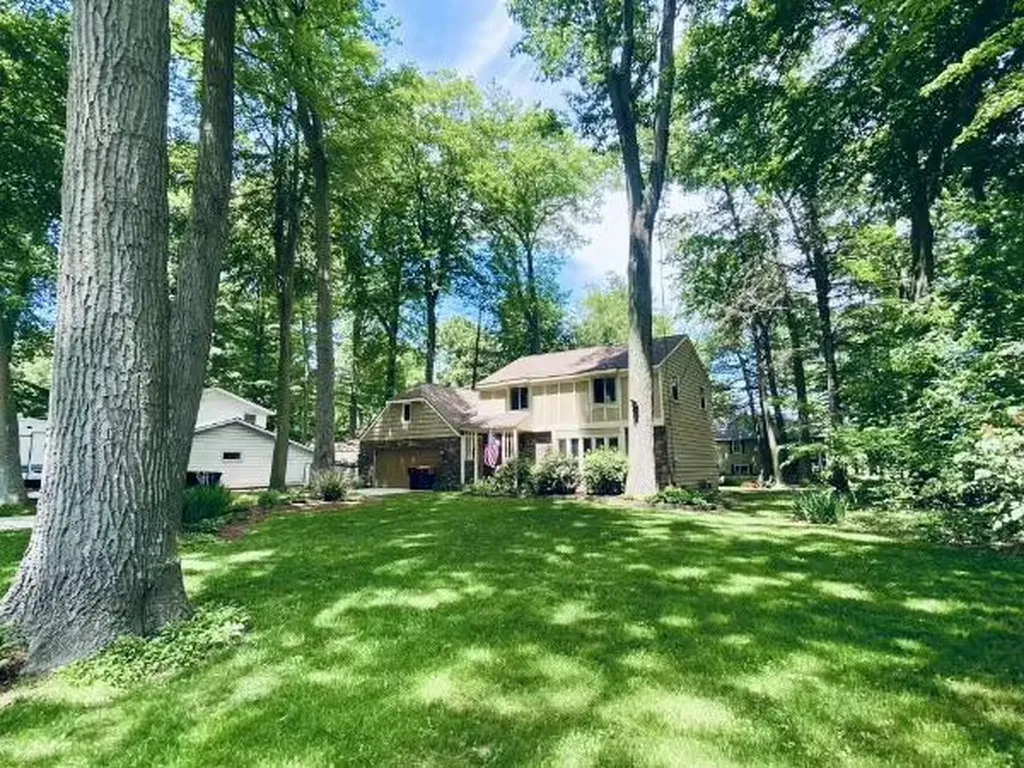 1365 Seminole Drive Park Township MI 49424