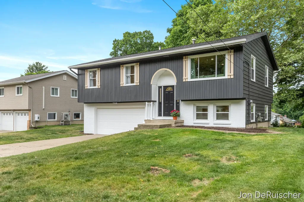 990 72nd Street SE Gaines Charter Township MI 49508