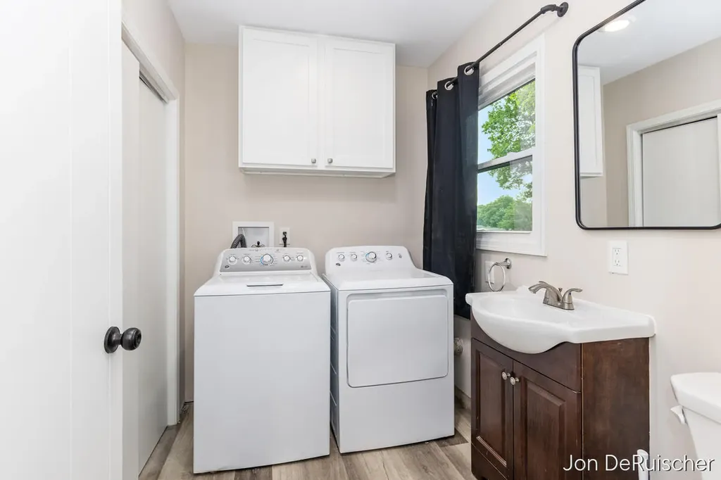 990 72nd Street SE Gaines Charter Township MI 49508