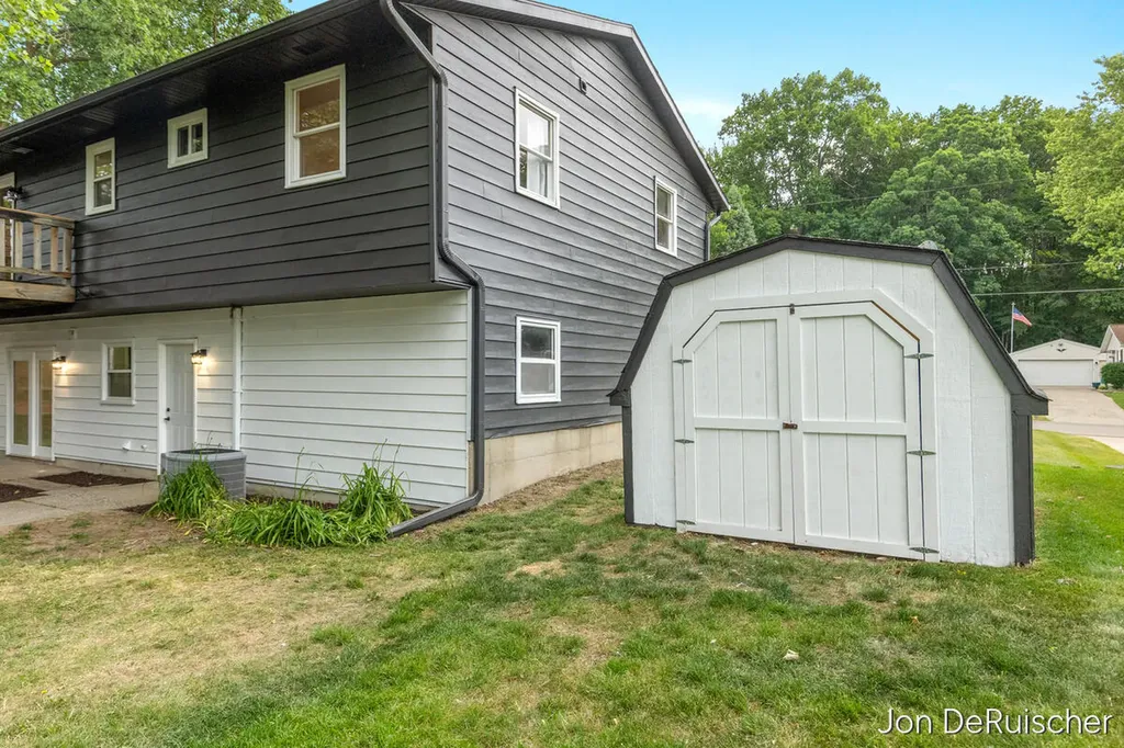 990 72nd Street SE Gaines Charter Township MI 49508