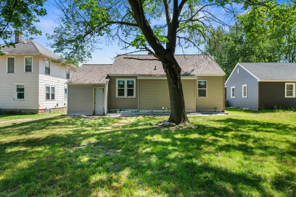 301 Lemyra Street SE Wyoming City MI 49548