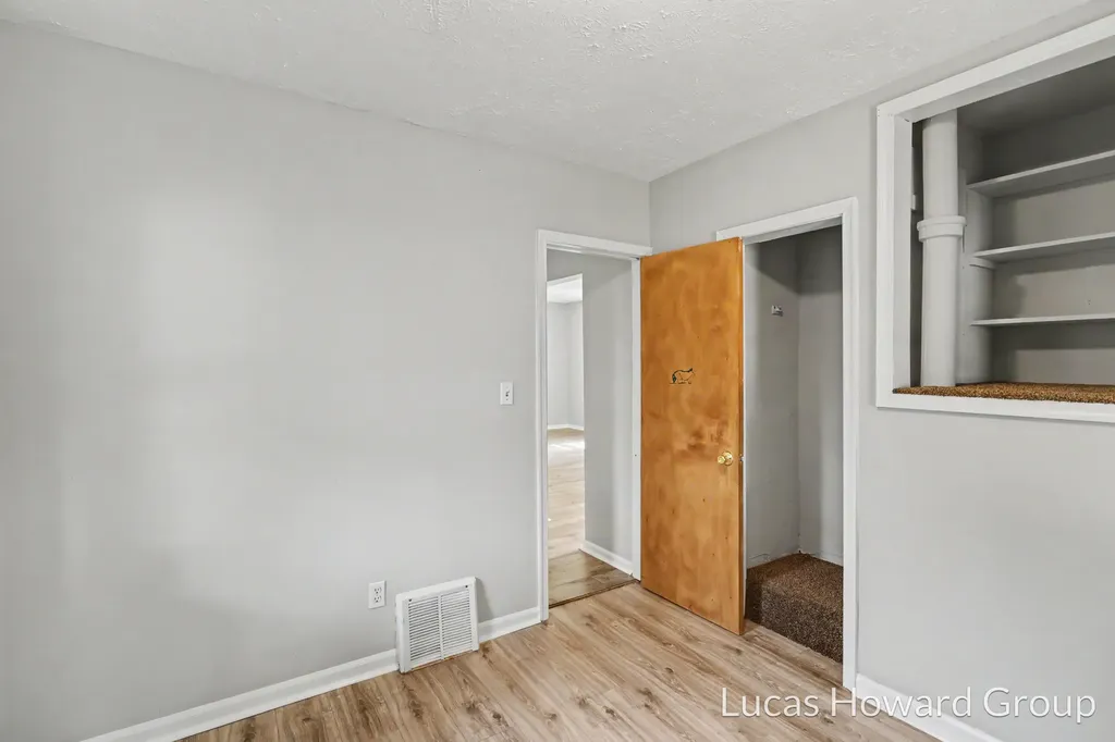 29 Shellenberger Avenue Battle Creek City MI 49037