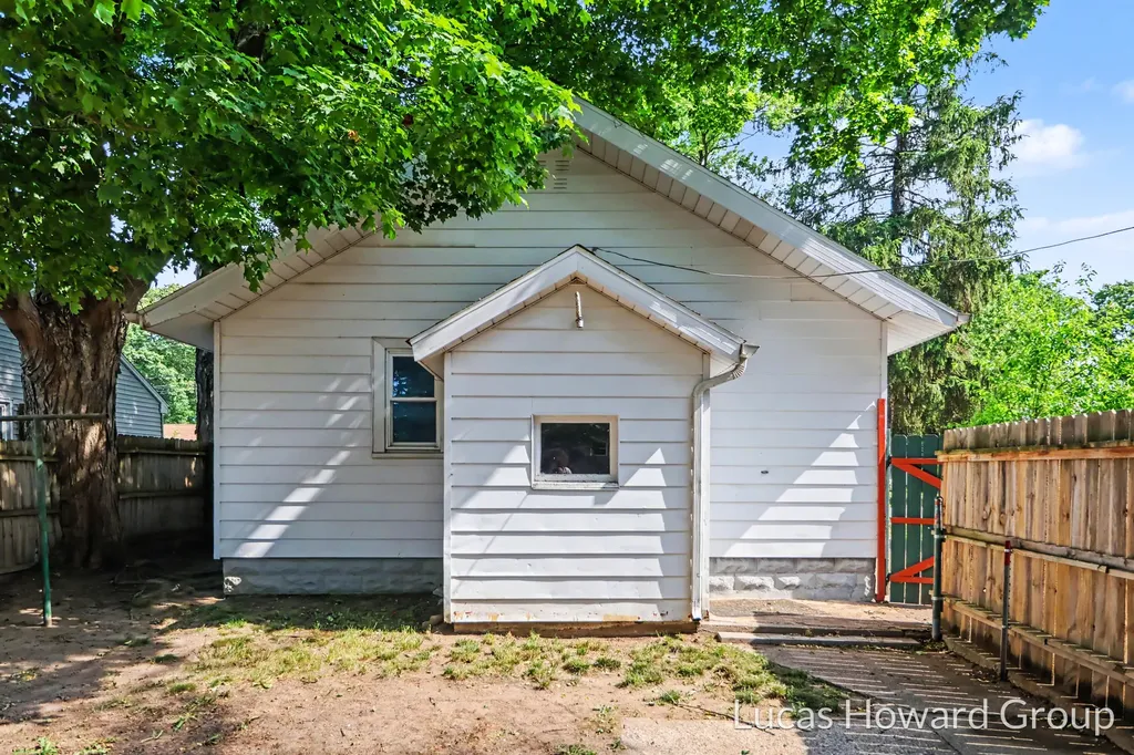 29 Shellenberger Avenue Battle Creek City MI 49037
