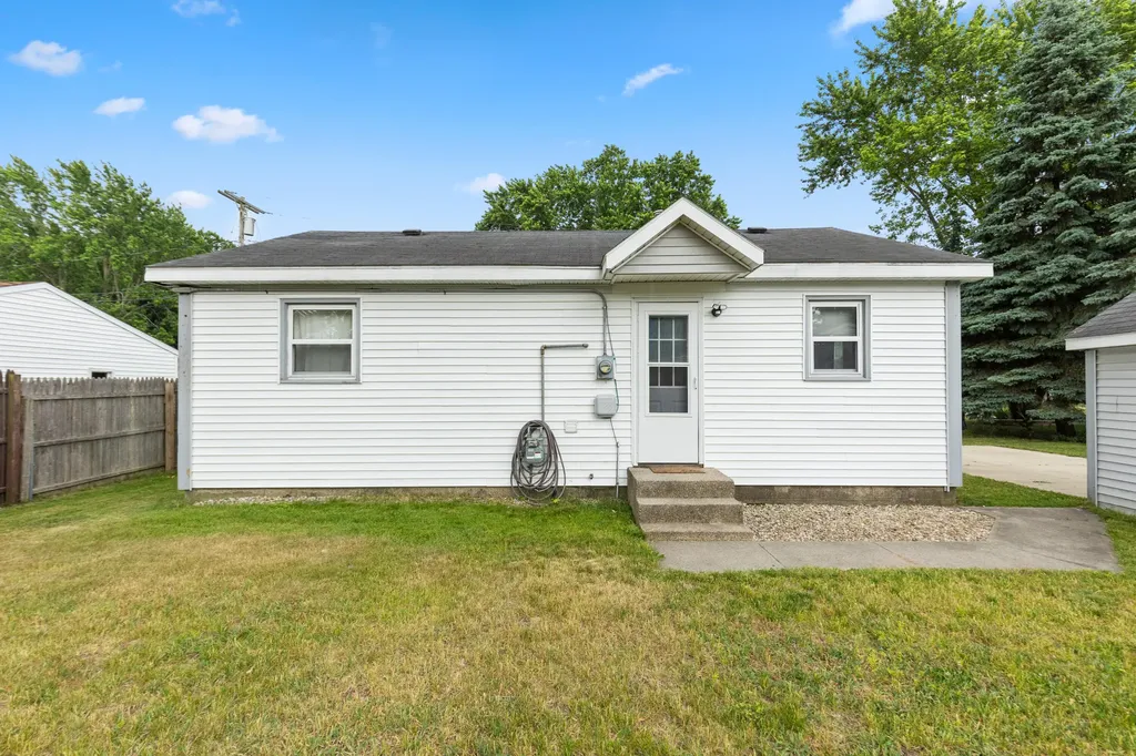 305 Majestic Street SE Kentwood City MI 49548