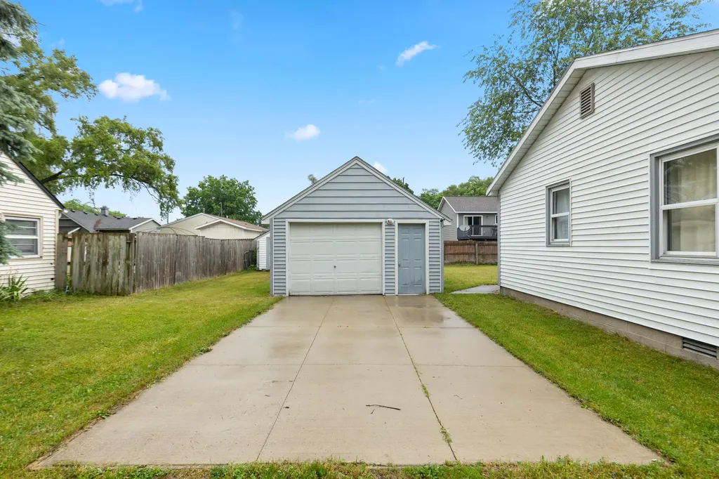 305 Majestic Street SE Kentwood City MI 49548