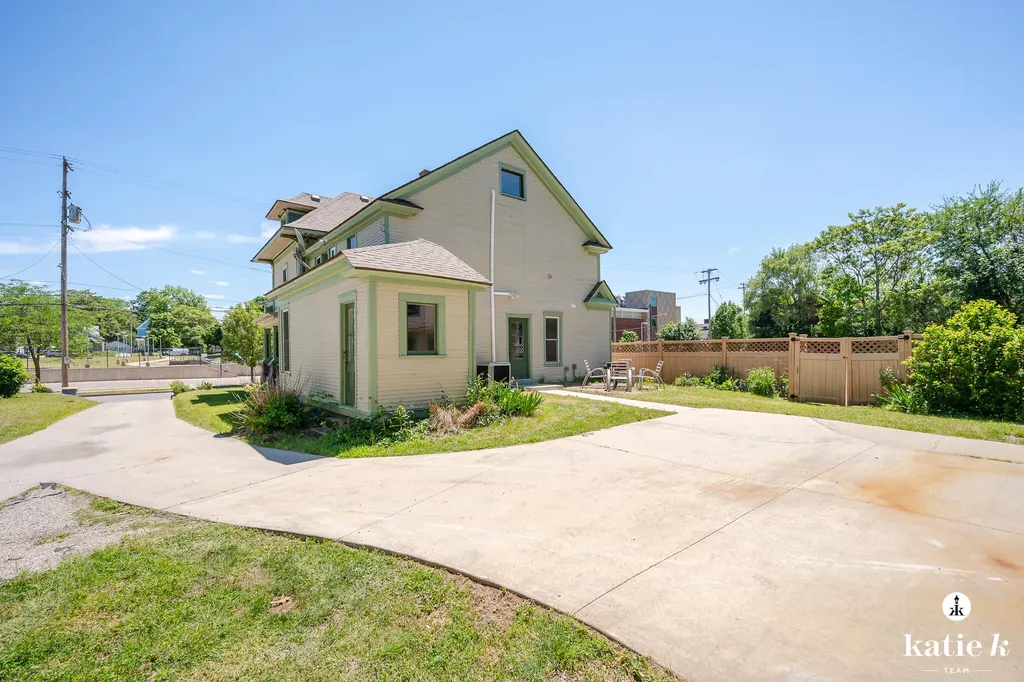 427 James Avenue SE Grand Rapids City MI 49503