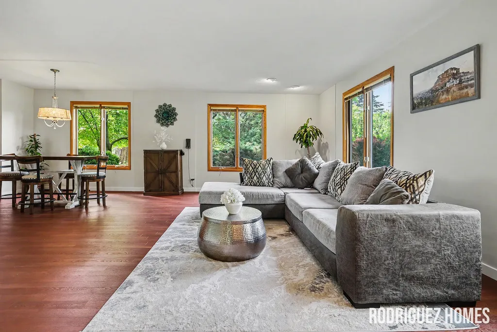6271 Cascade Road SE Cascade Charter Township MI 49546