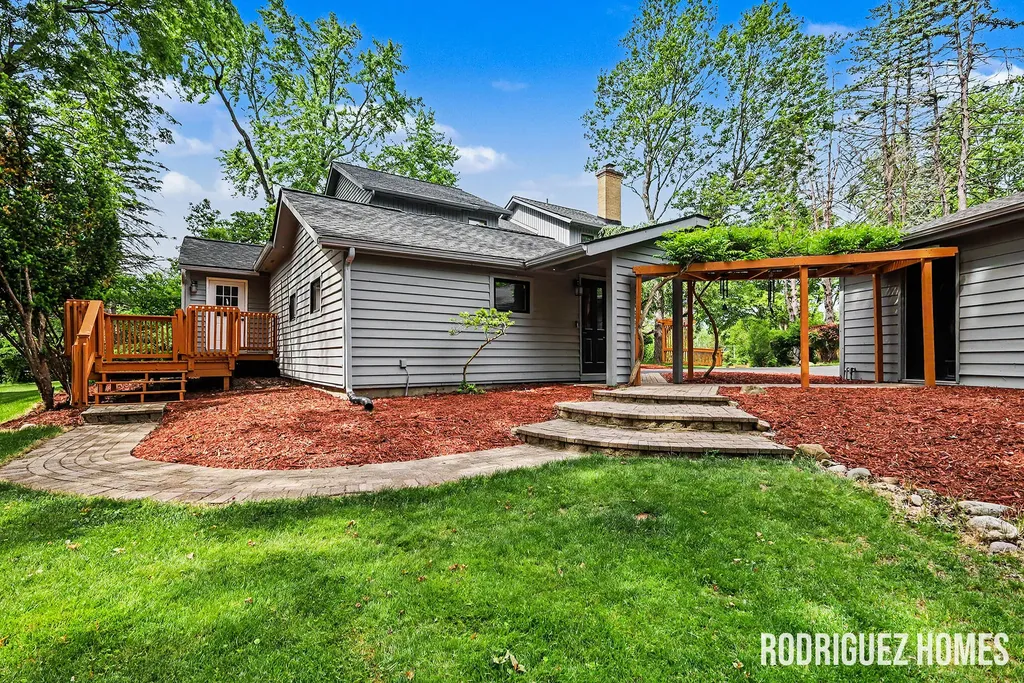6271 Cascade Road SE Cascade Charter Township MI 49546