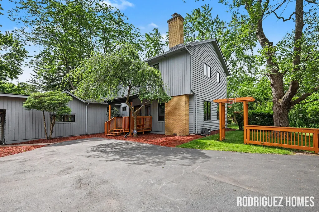 6271 Cascade Road SE Cascade Charter Township MI 49546