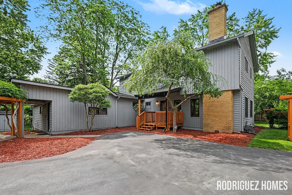 6271 Cascade Road SE Cascade Charter Township MI 49546