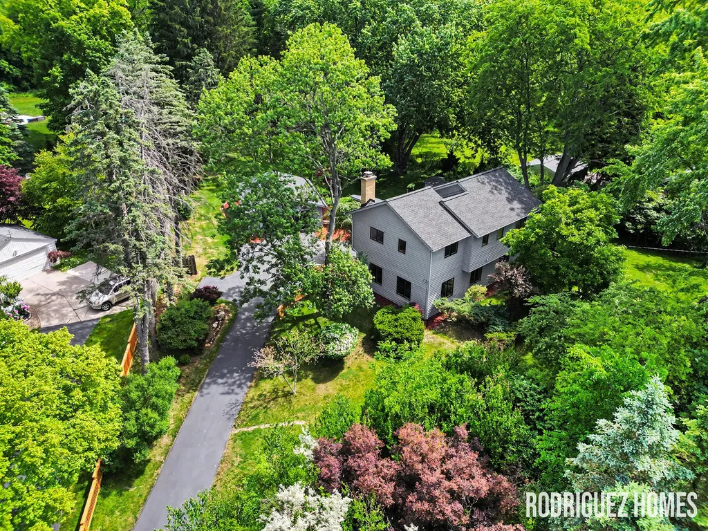 6271 Cascade Road SE Cascade Charter Township MI 49546