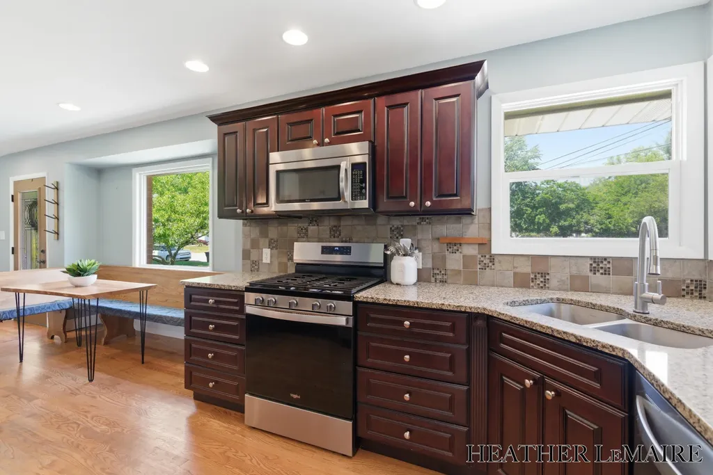 3706 Navaho Street SW Grandville City MI 49418
