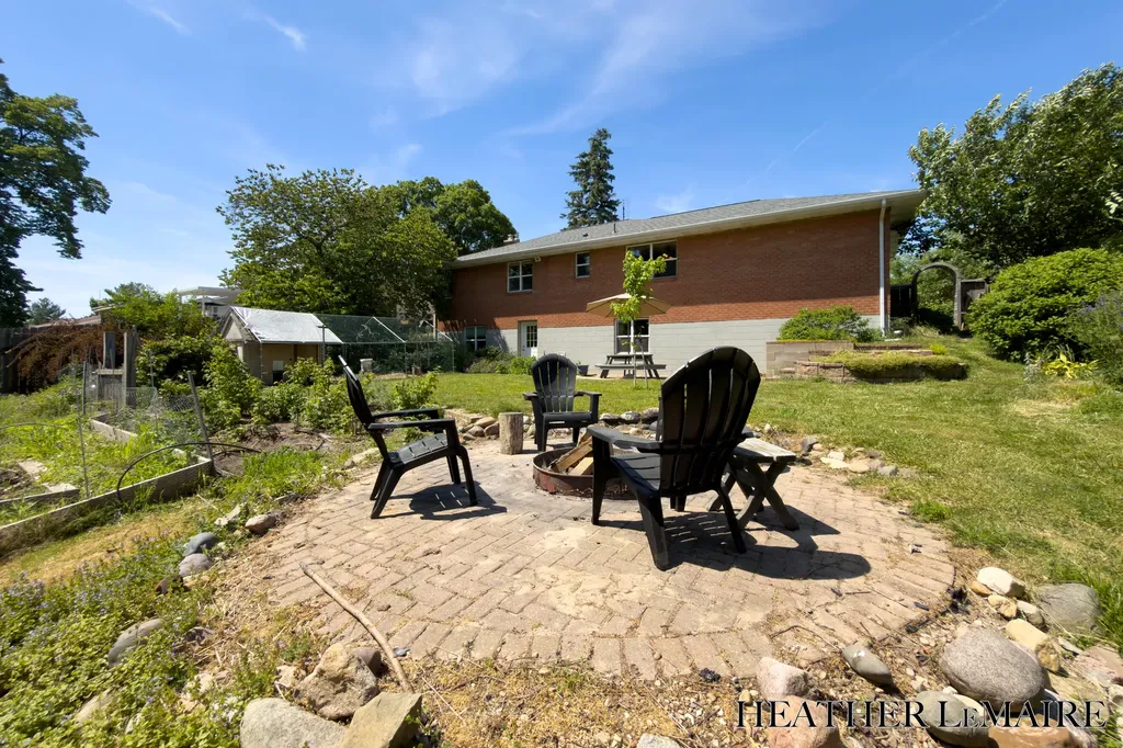3706 Navaho Street SW Grandville City MI 49418