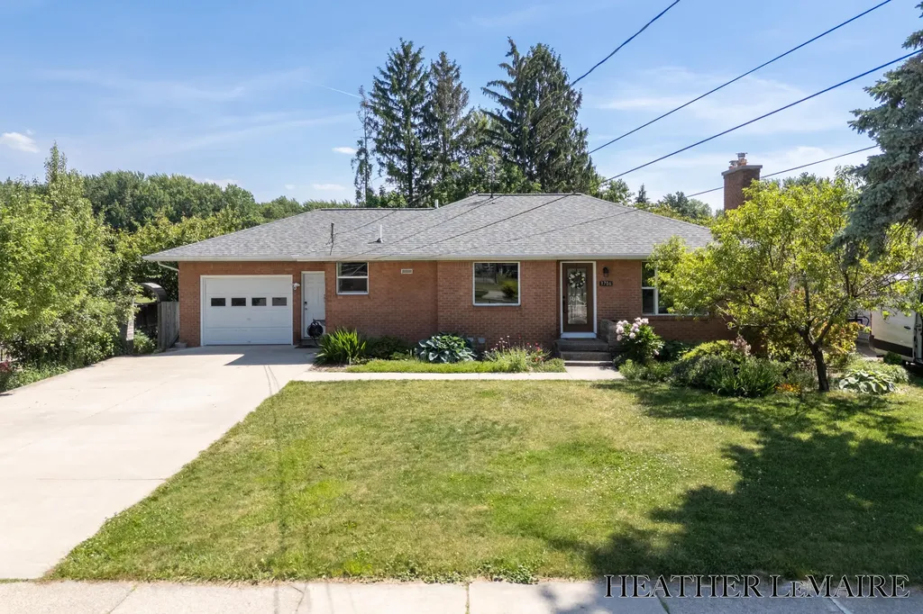 3706 Navaho Street SW Grandville City MI 49418