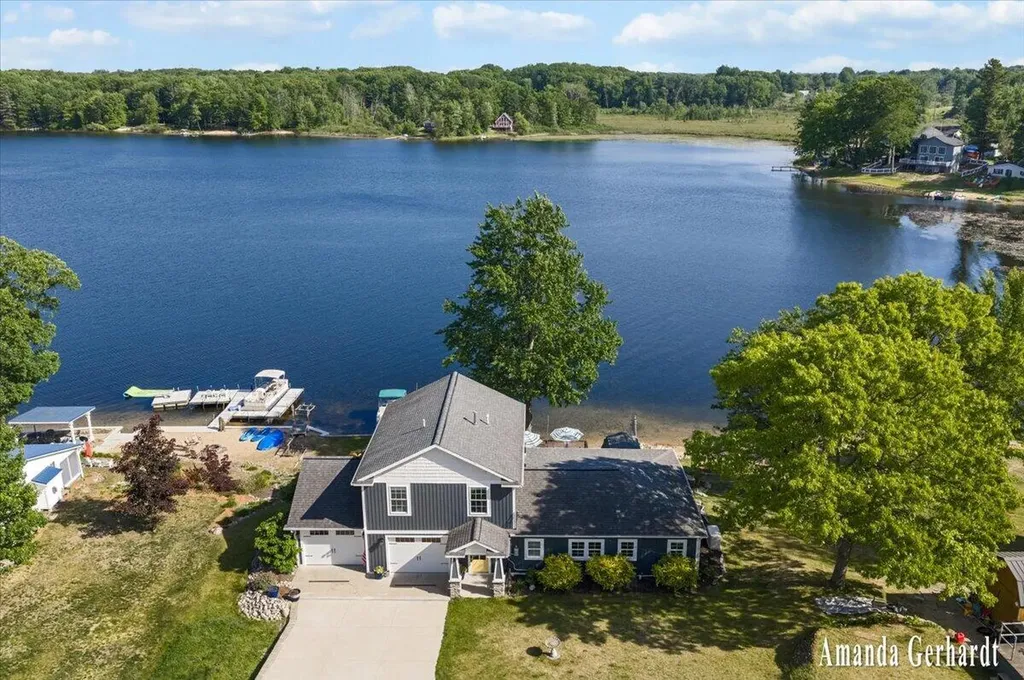 3691 Holiday Drive Montcalm Township MI 48838