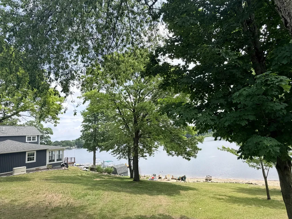 3691 Holiday Drive Montcalm Township MI 48838
