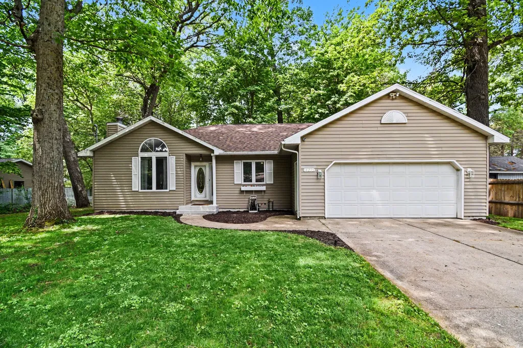 14275 Shiawassee Drive Grand Haven Charter Township MI 49417