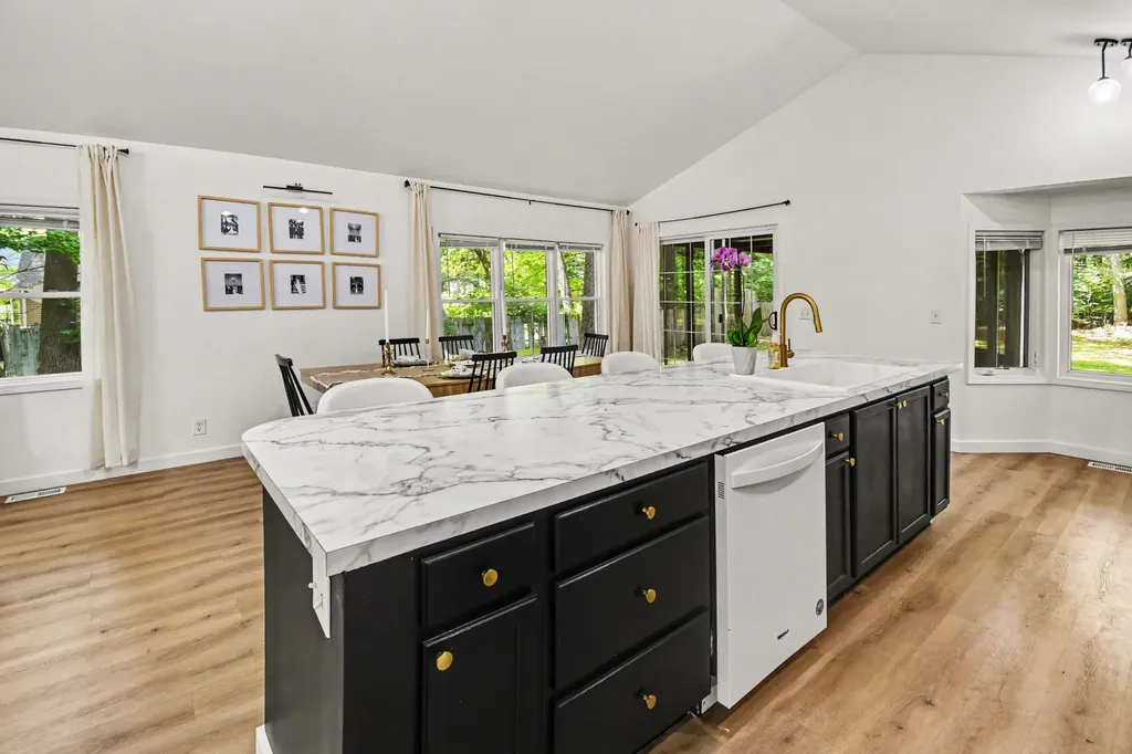 14275 Shiawassee Drive Grand Haven Charter Township MI 49417