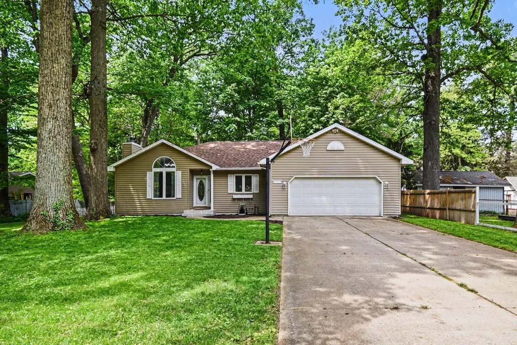 14275 Shiawassee Drive Grand Haven Charter Township MI 49417