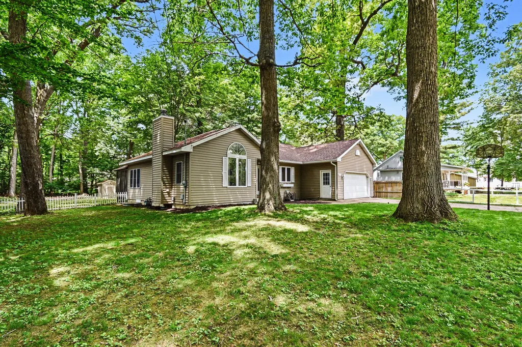 14275 Shiawassee Drive Grand Haven Charter Township MI 49417