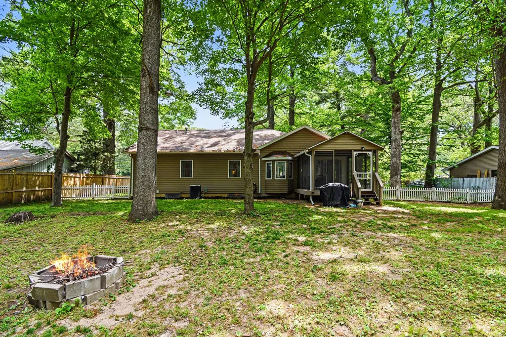 14275 Shiawassee Drive Grand Haven Charter Township MI 49417