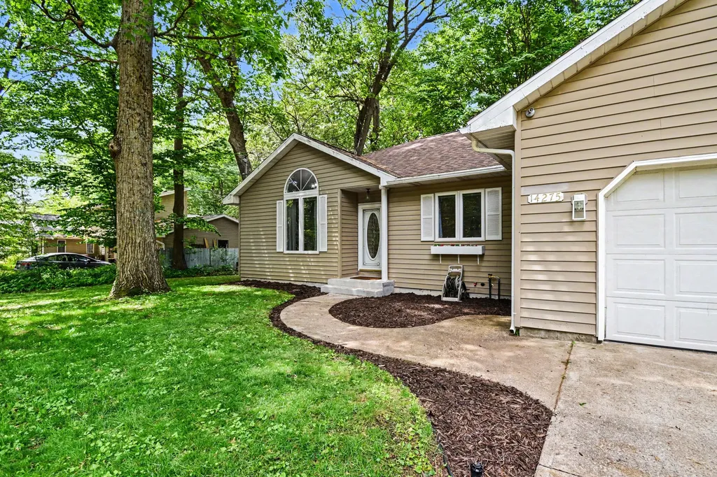 14275 Shiawassee Drive Grand Haven Charter Township MI 49417