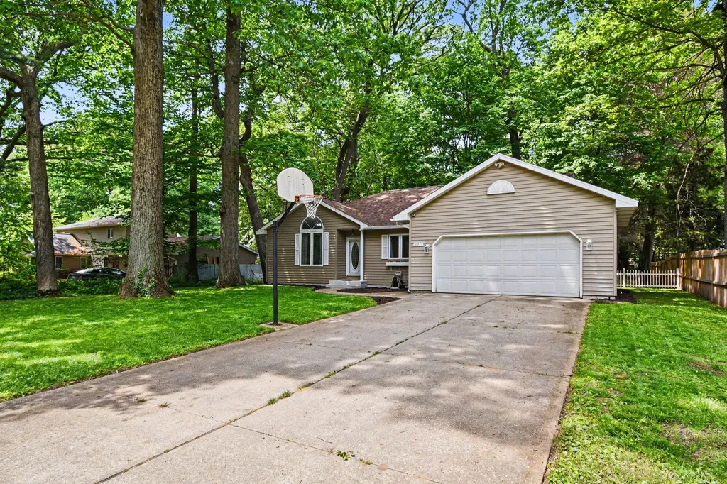 14275 Shiawassee Drive Grand Haven Charter Township MI 49417