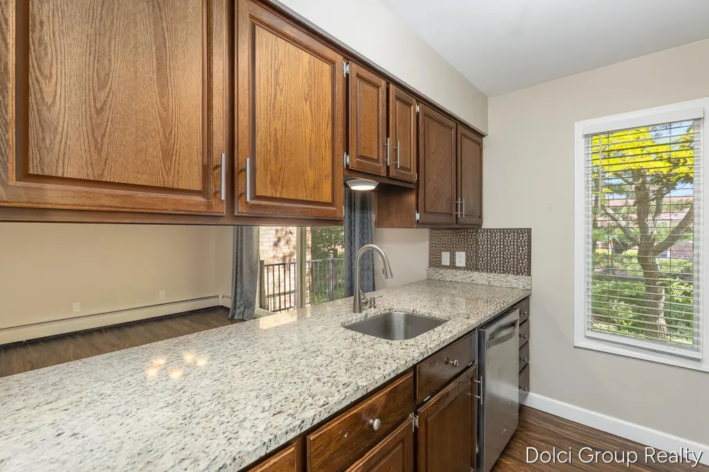 484 Barkwood Court NW Walker City MI 49534