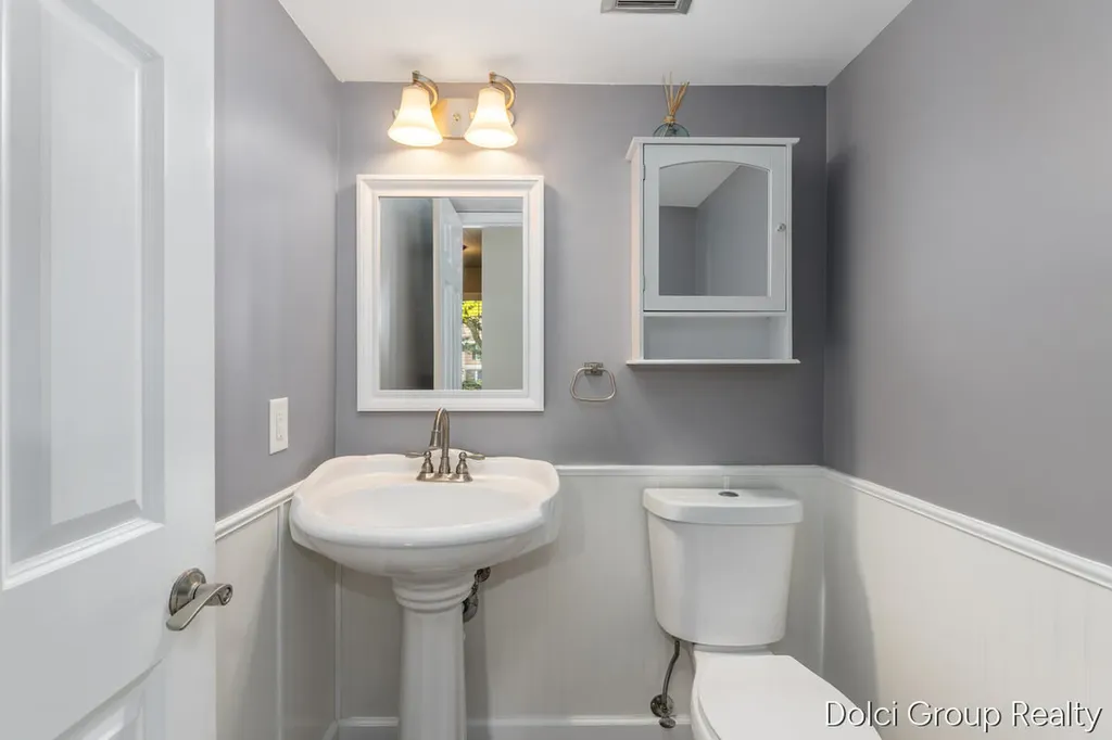 484 Barkwood Court NW Walker City MI 49534