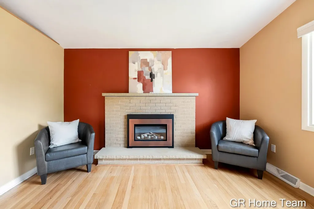 895 Bellewood Drive SE Kentwood City MI 49508